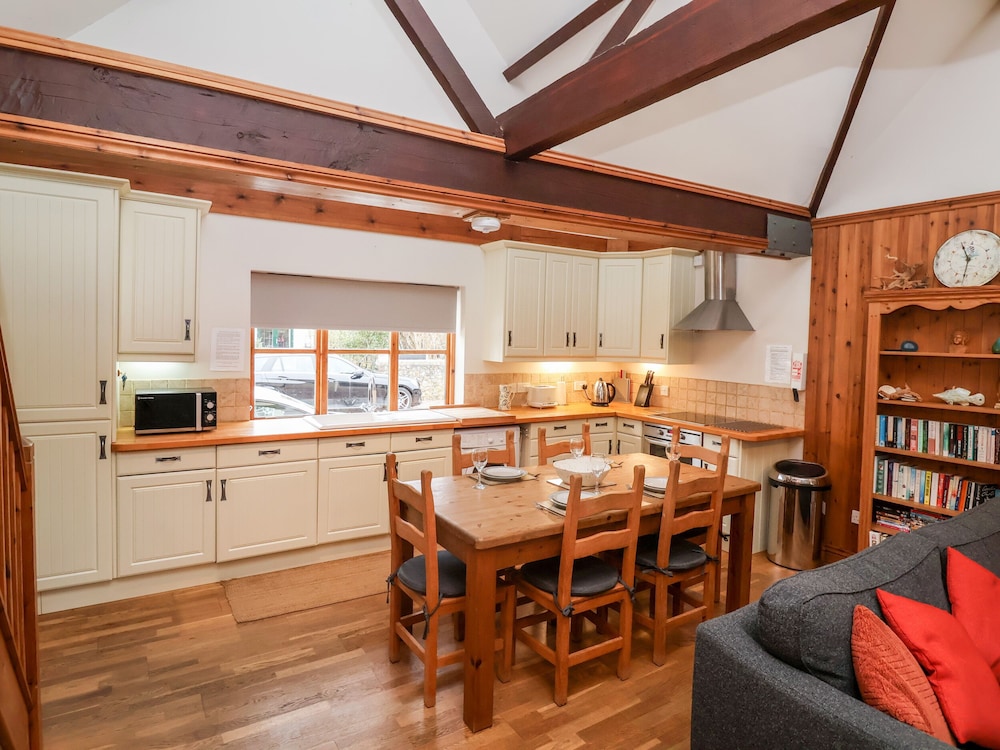 3 Home Farm South