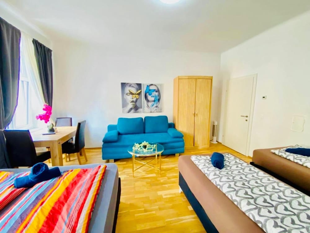 Beautiful Stay for 5 Near Stadthalle