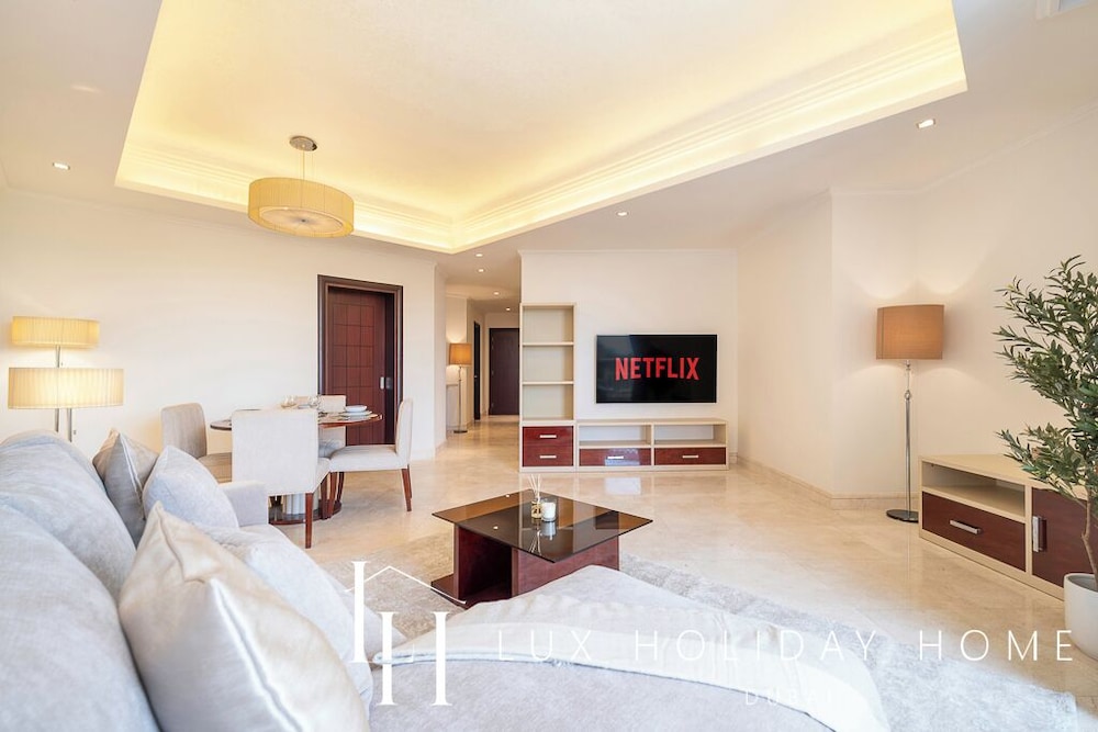 LUX The Grandeur Palm Garden View Suite