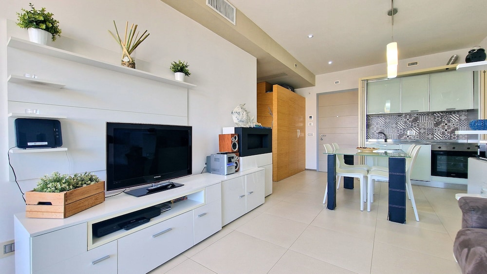Suite Le Vele Sea View Sleeps 4 and Wifi