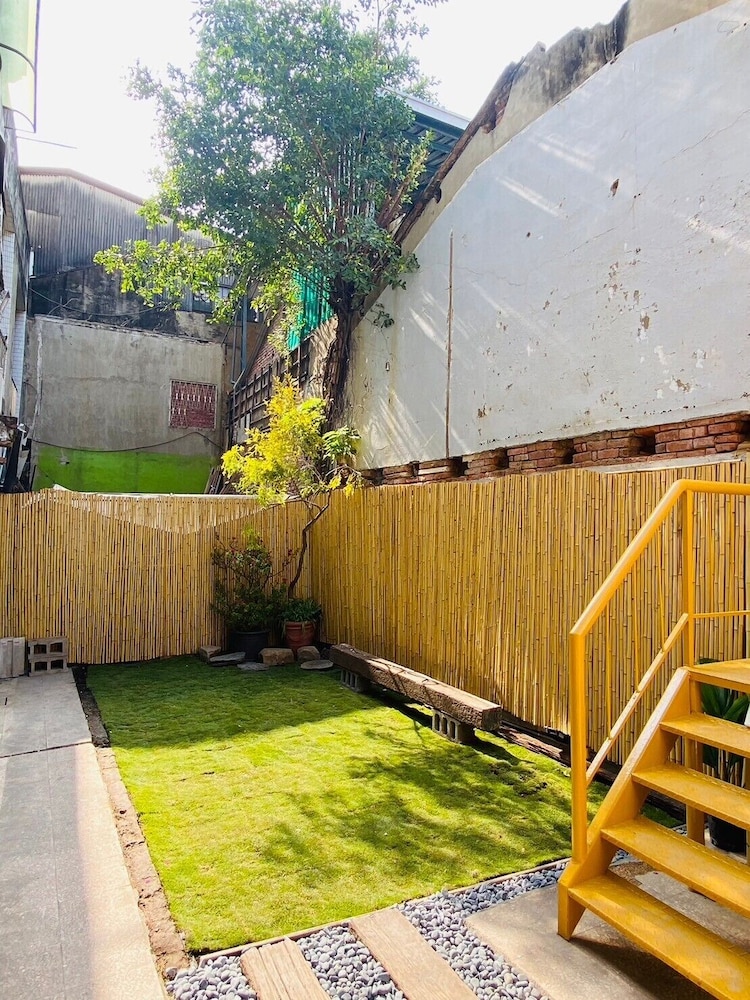 Phoeinx Guesthouse view 4