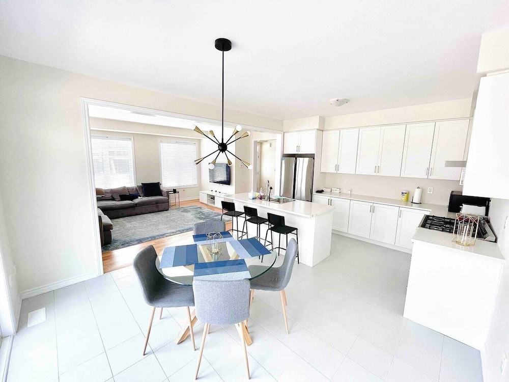 Brand New 3 Bedroom Home in West Niagara