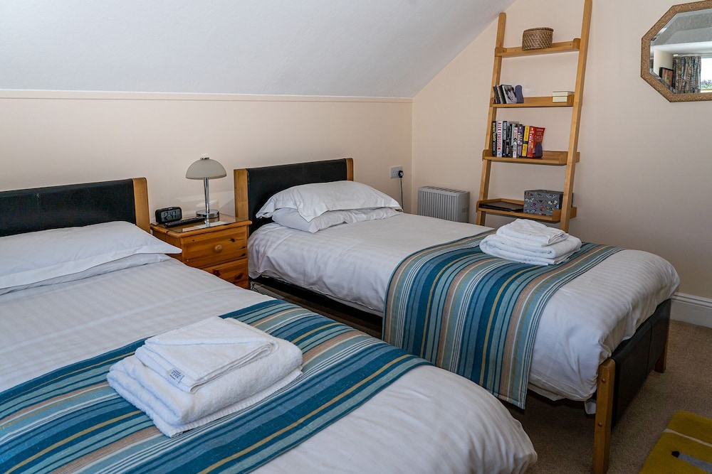 Christchurch Vacations - Stour Lodge Guest House - Property Image 1