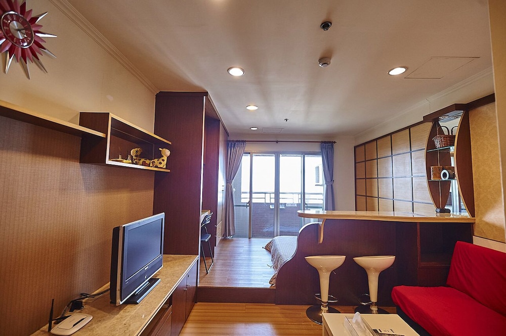 MB House