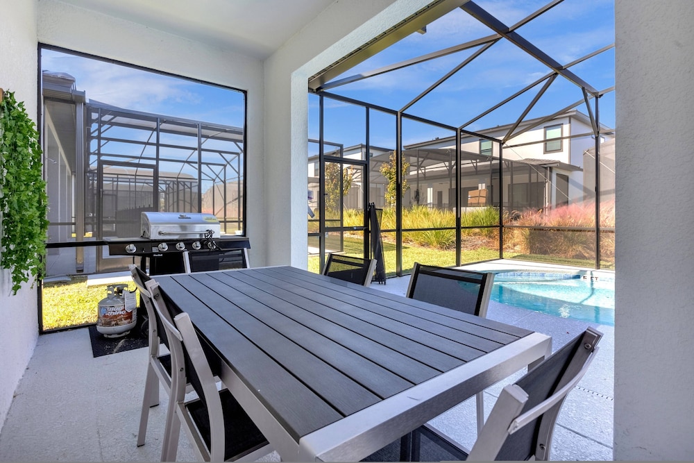 Brand NEW 9bedrooms At Paradiso Grande