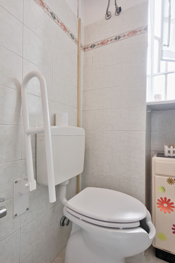 Vintage Flat Crocetta en Turin — bathroom