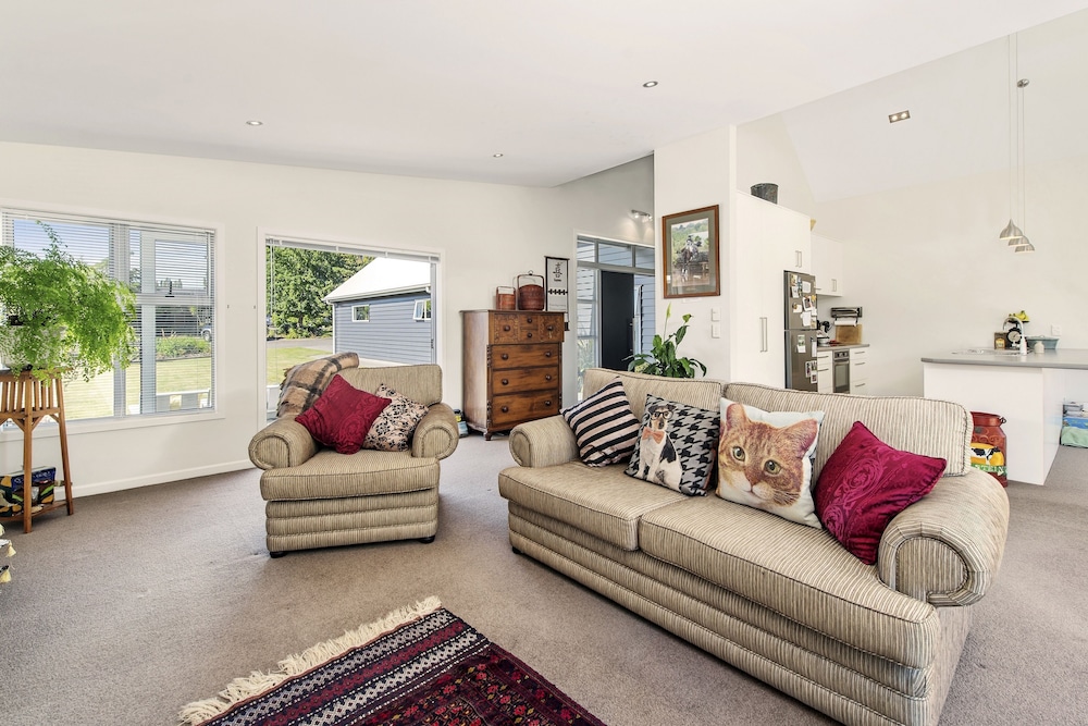 Lupin Lodge Bed and Breakfast