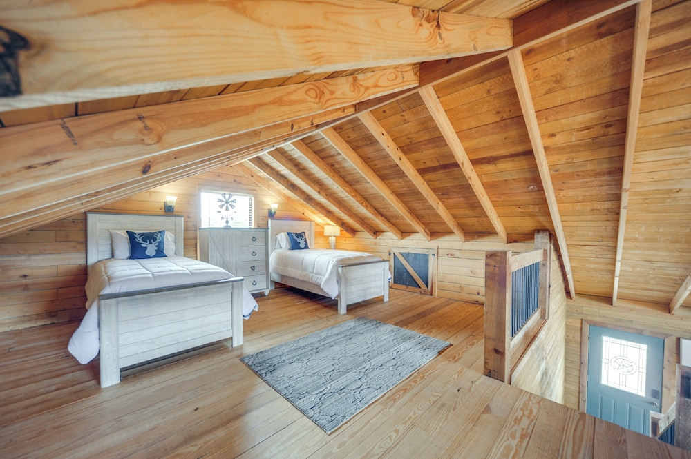 Pet-friendly Hideaway 13 Mi to Leakey