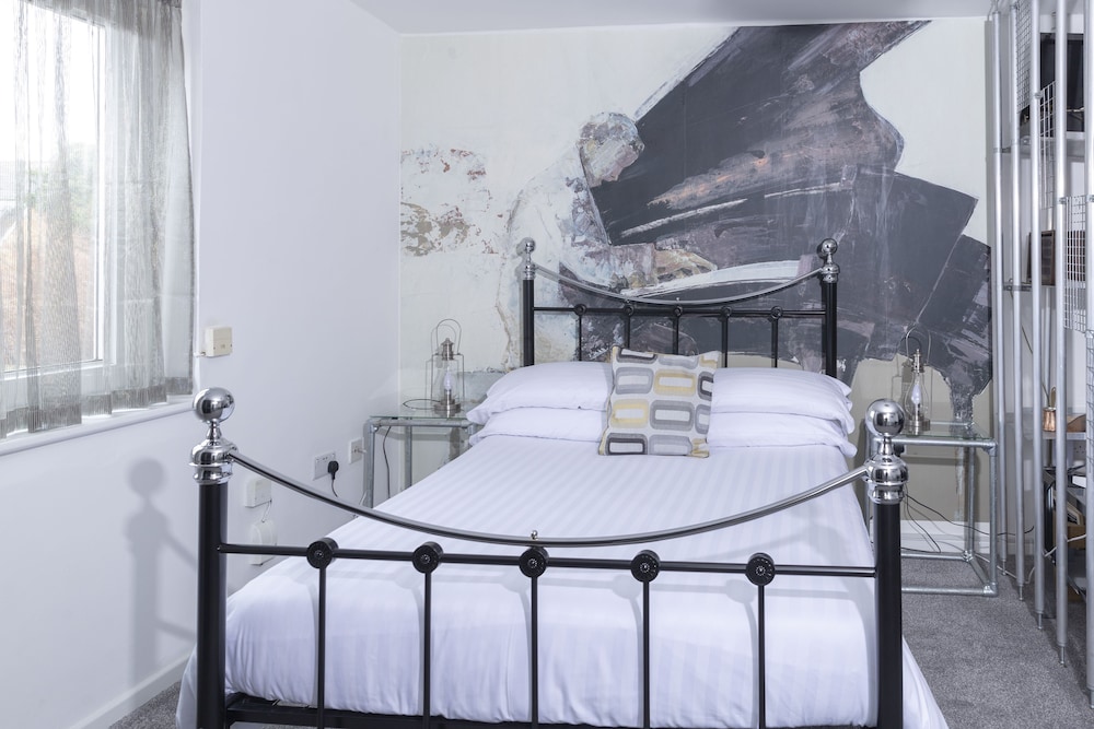 River Court Apartments LETS