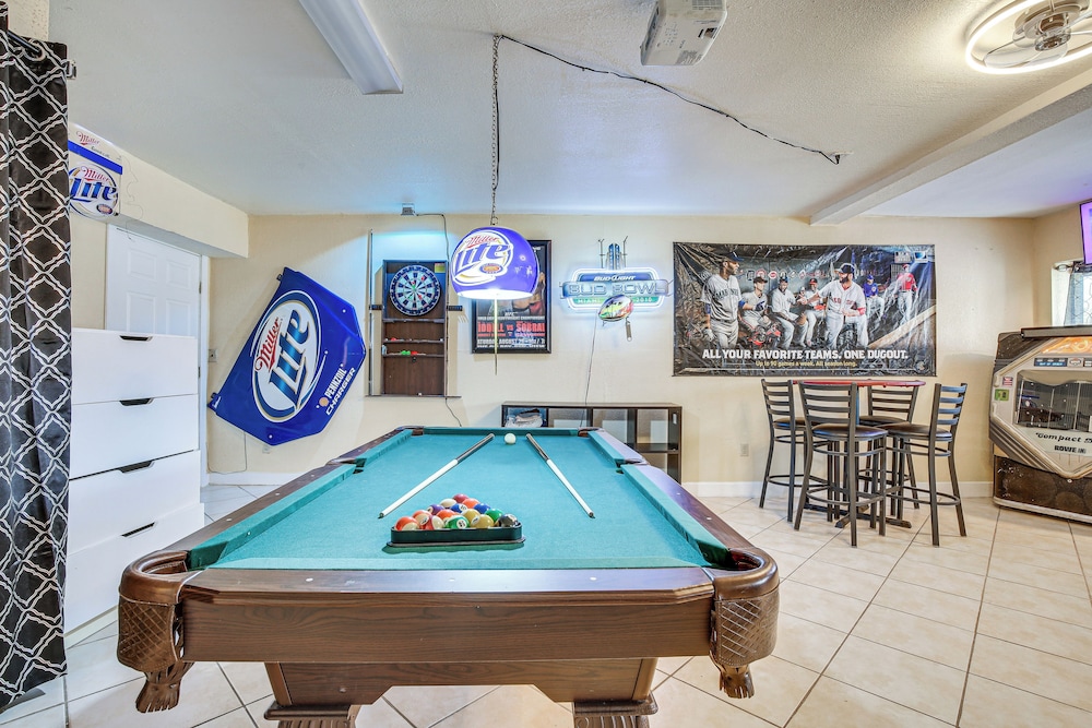 13 Mi to Downtown El Paso: Home w/ Game Room & Bar