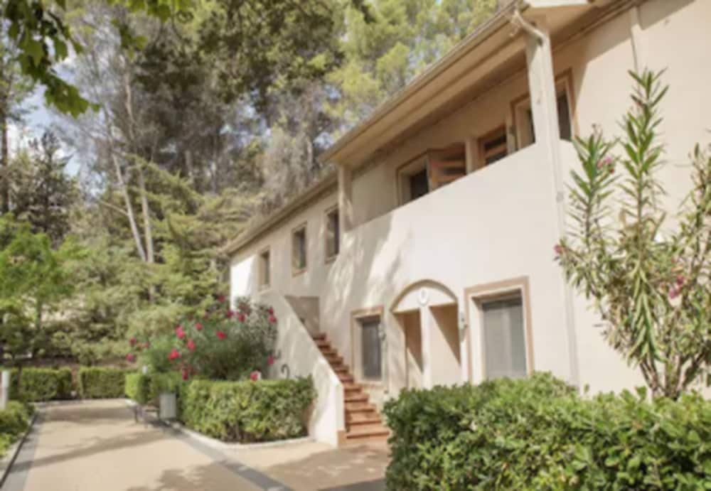 Confluent Health Resort - Property Image 13