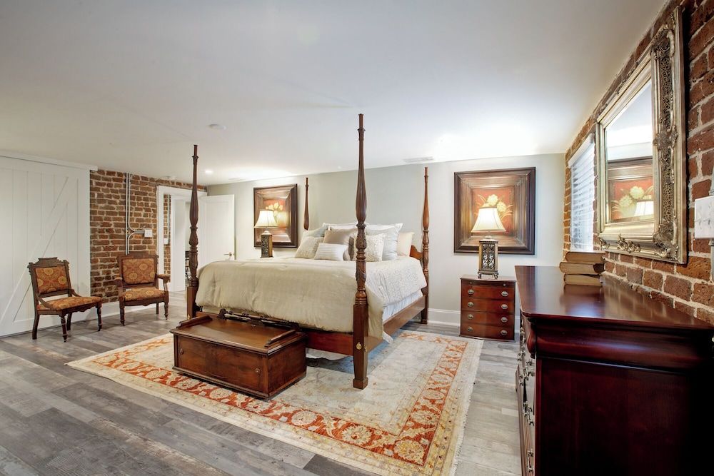 Sophisticated Historic Remodeled 9 BR