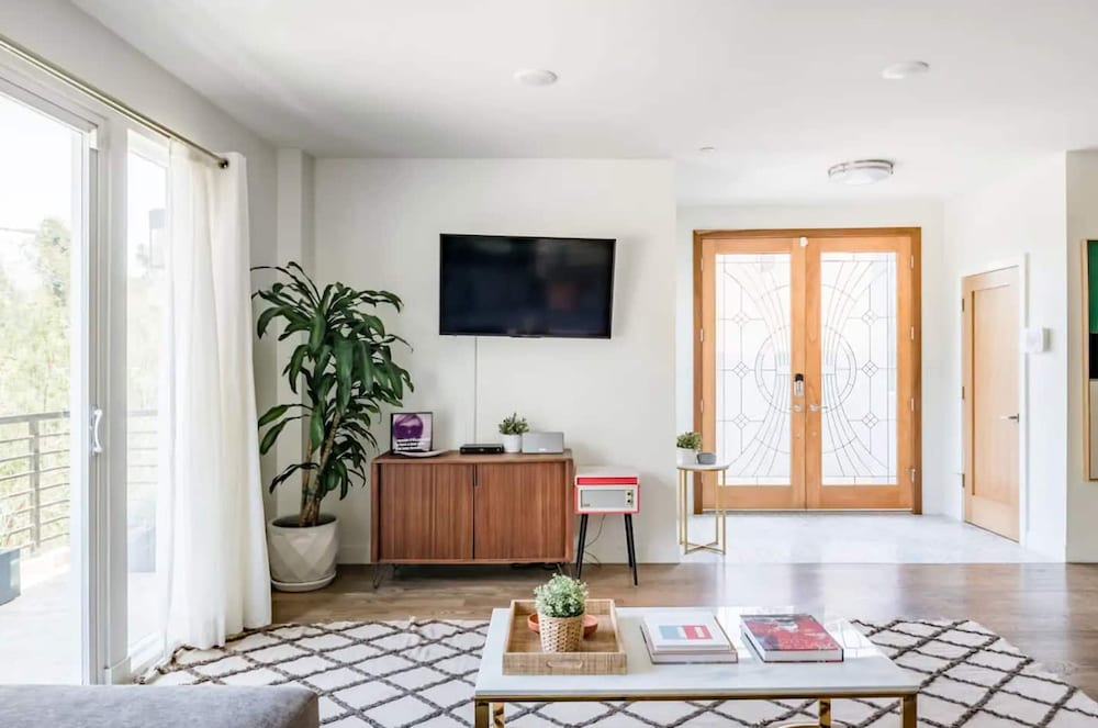 Hollywood Hills Heatpool BBQ Prime Location