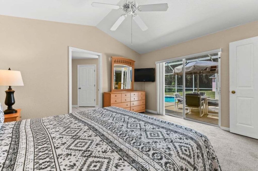 Reserve Retreat - Gated 4br With Pool Near Disney 4 Bedroom Villa