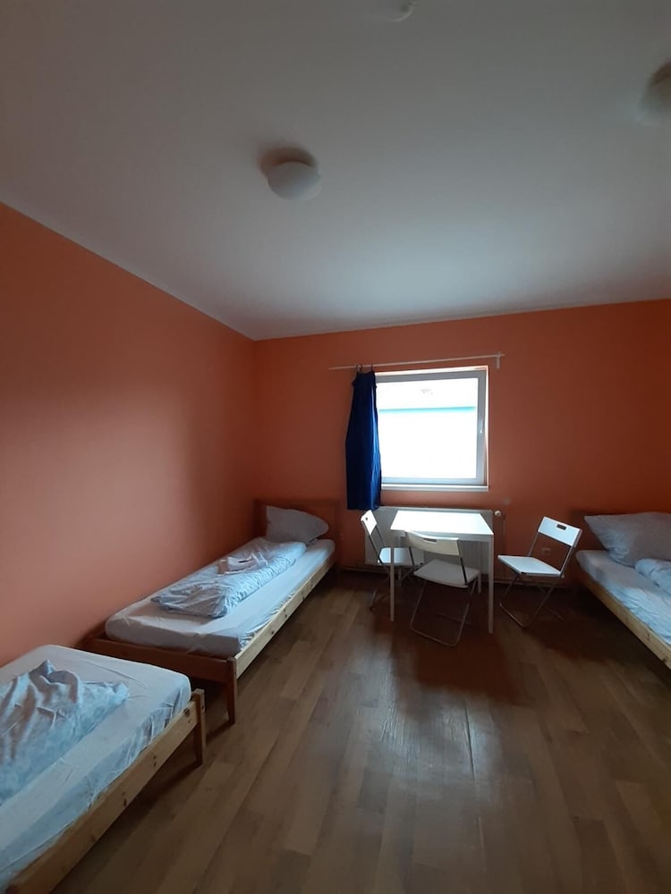 2-Rent Group Hostel Rooms&Apartments TUB19A