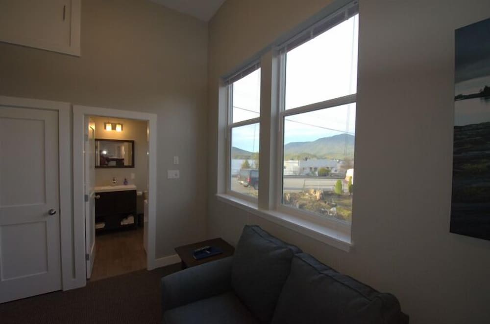 First Avenue Executive Suites