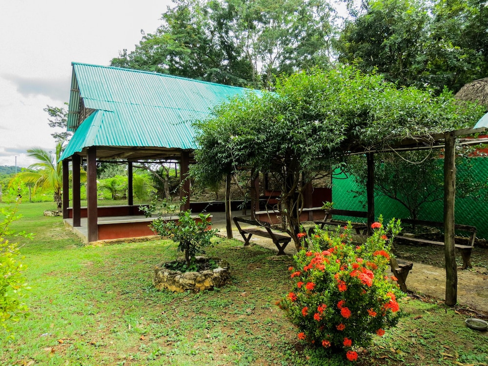 Hotel y cabañas Xanfari