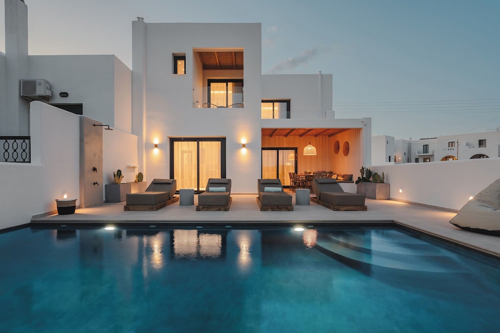 C & G Villas