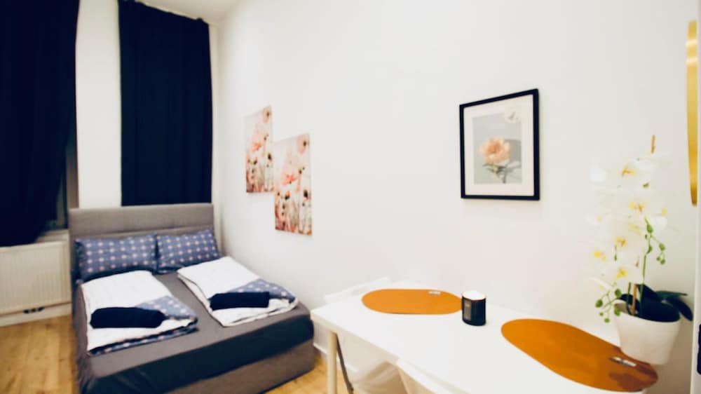 Cozy 5BR Apt 10min Walk to Augarten