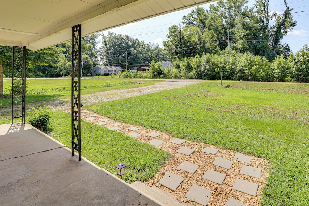 Near Hiking & Historic Sites: Jackson Home w/ Yard