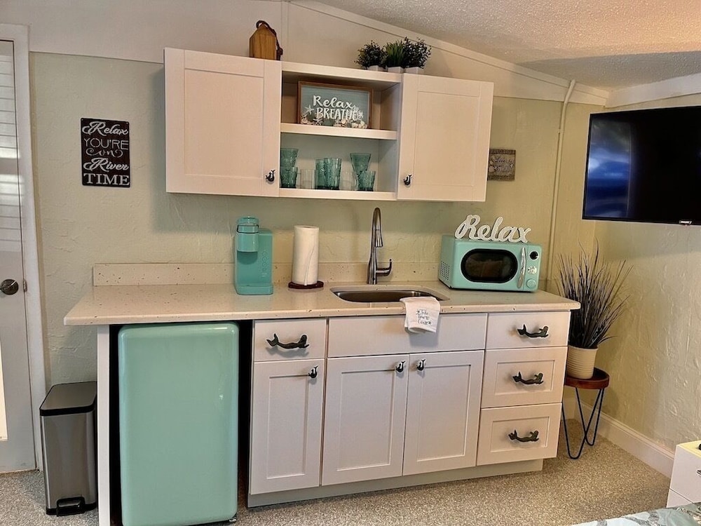 Neptune's Grotto Waterfront Retreat view 5