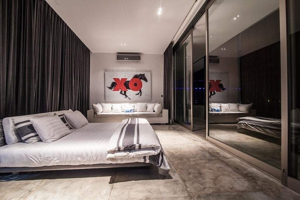 Modern 4BD Villa with Pool in Seminyak