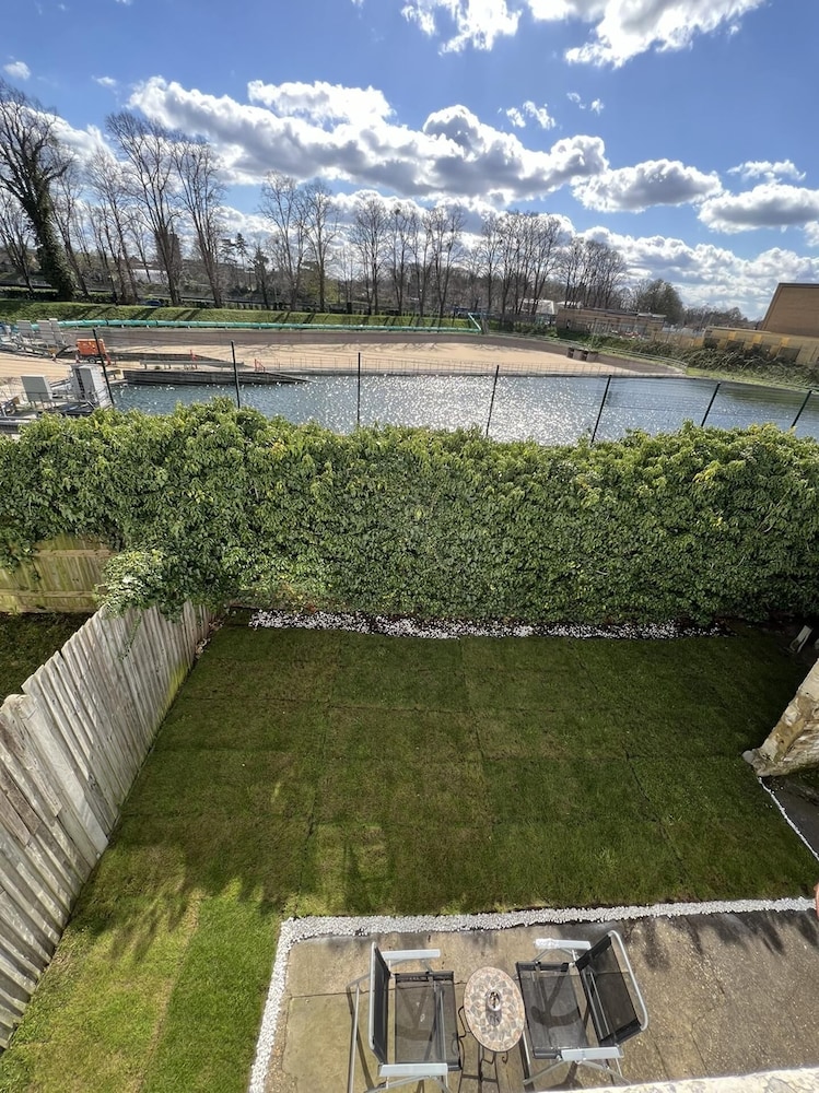 Immaculate 3-bed Cottage in Hampton