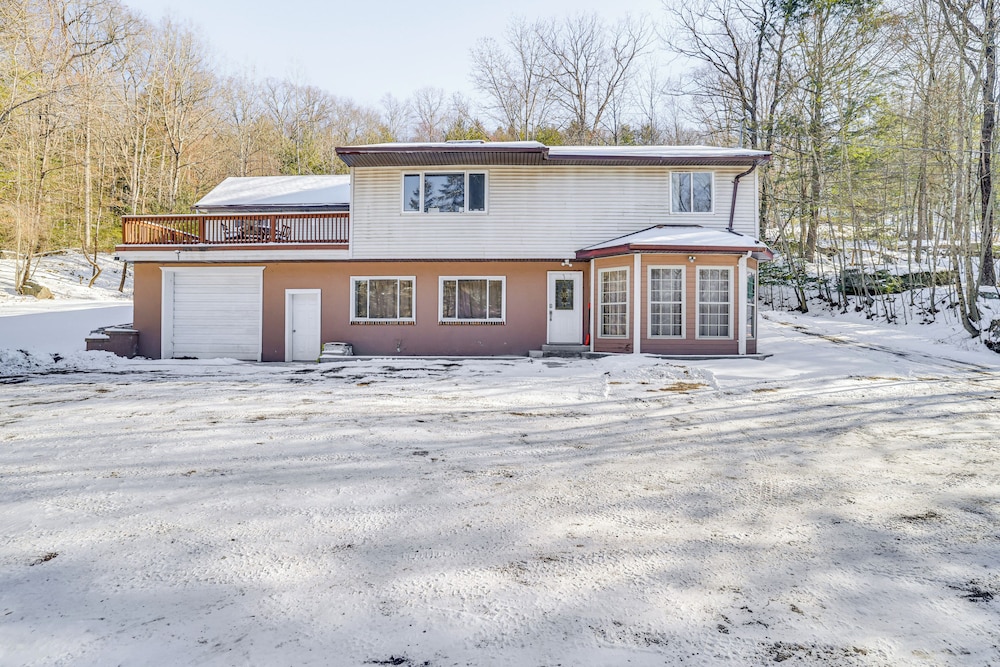 15 Mi to Ski Big Bear: Gem w/ Deck & Game Room