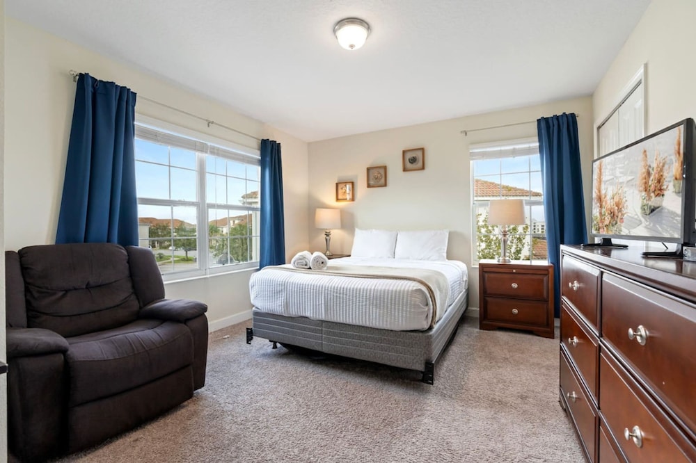 Amazing 5bdr House w Pool -4857