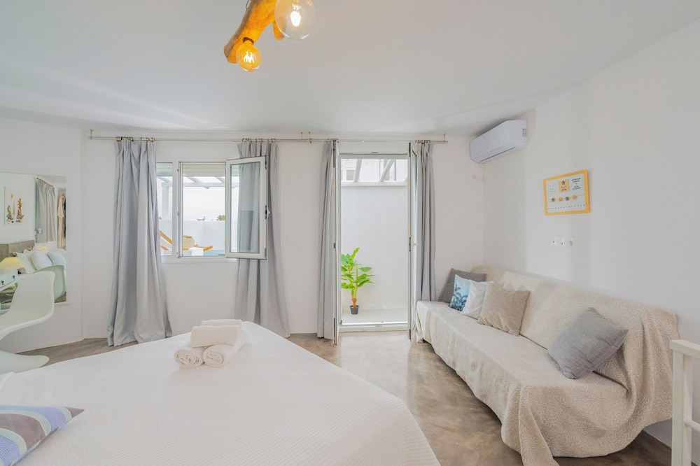 Loukas & Emma Eco Houses