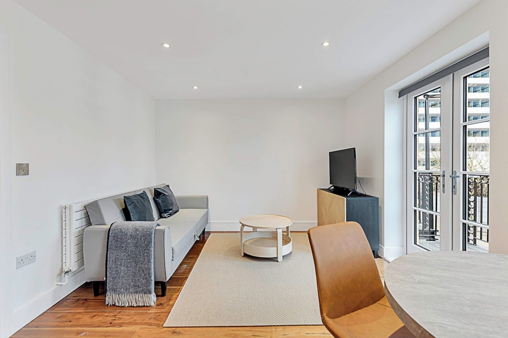 Chiswick Charm: 1 Bed Gem