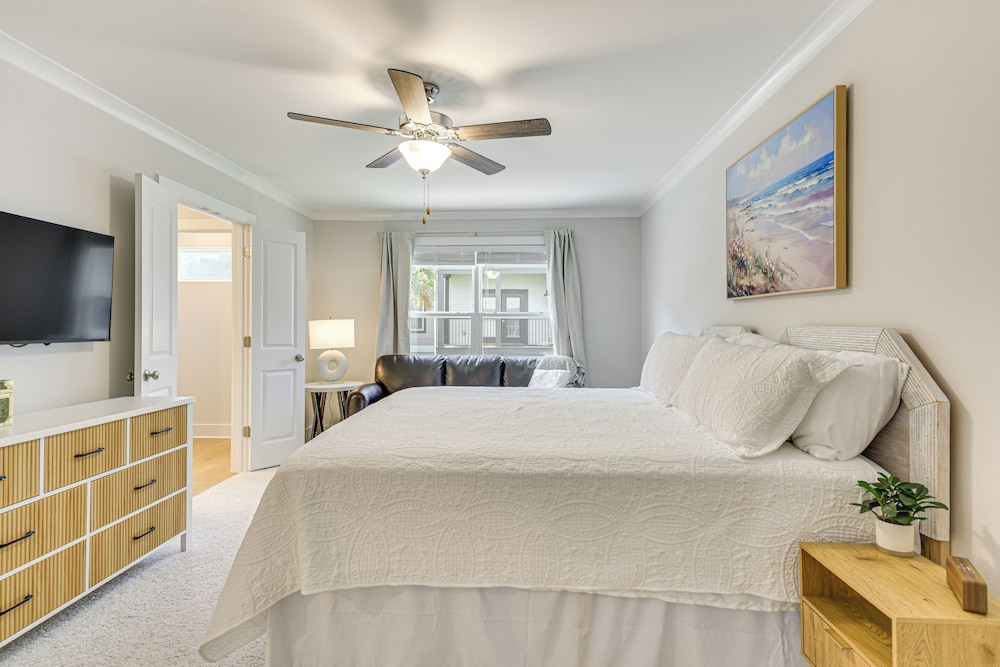 1 Mi to Sand & Surf: Townhome w/ Pool in Pcb!