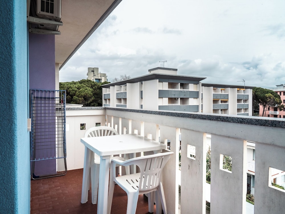 Coastal Comfort in Lido del Sole With sea View
