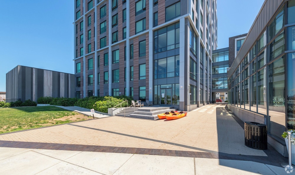Luxury Apartments by Hyatus Downtown Boston