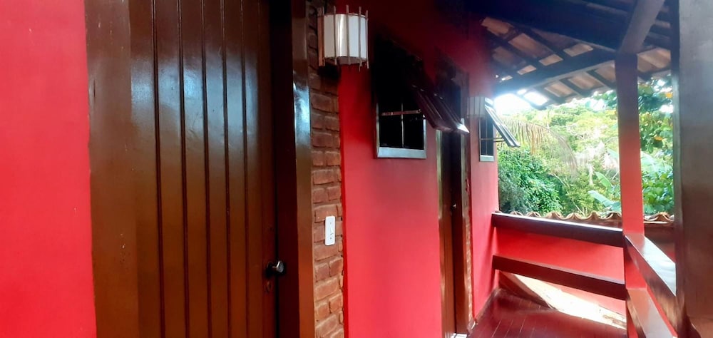Novos Baianos Hostel e Suites