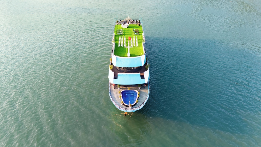 Dragon Premium Cruise