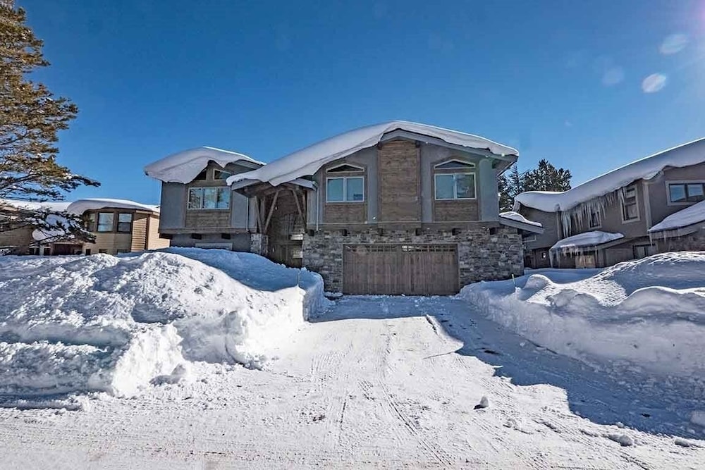 296 Beach Drive 7 Bedroom Home