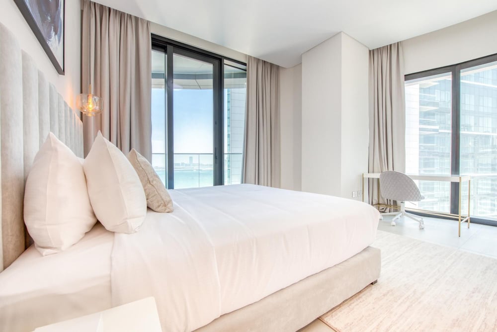 Luxury Sea View 3BR Maid Apt at the Address JBR