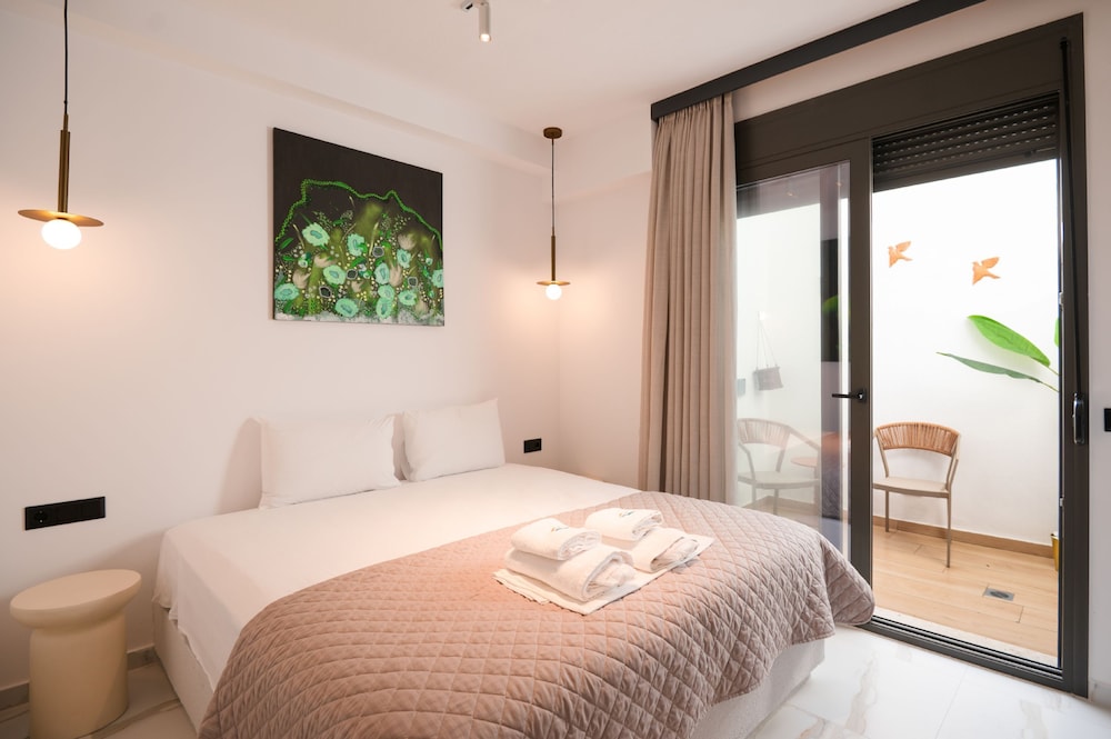 Olive Grove Panorama Suite Pende