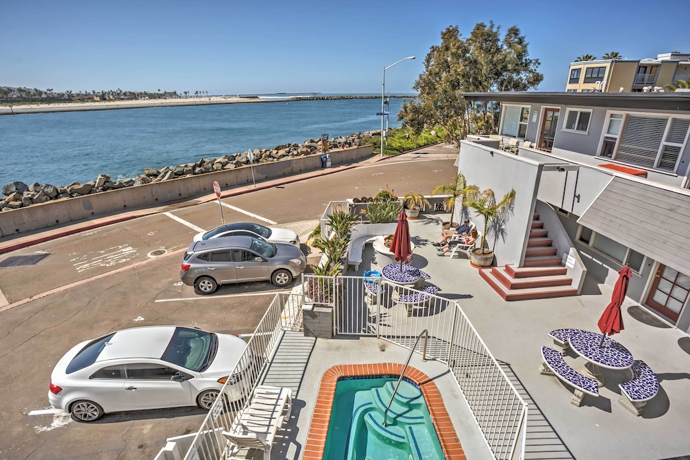 Chic Bay View Condo < 10 Miles to Dtwn San Diego!