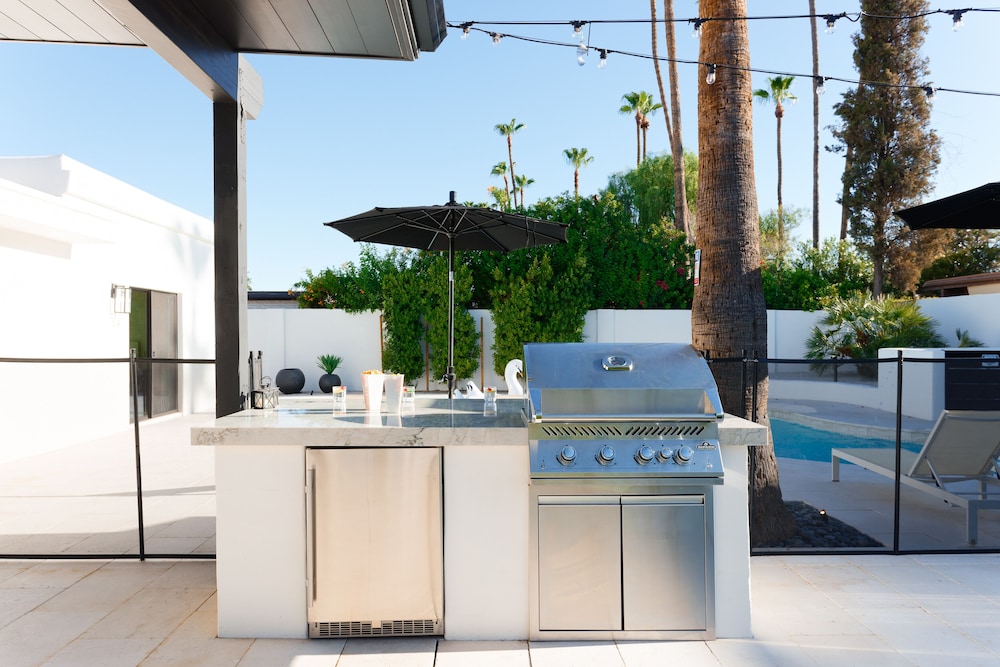 D&G Retreat-resort Style Backyard-north Scottsdale
