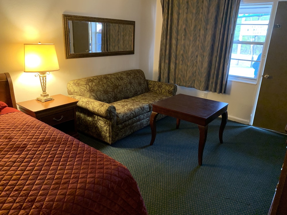 Lake City Vacations - Motel 8 Lake City - Property Image 20