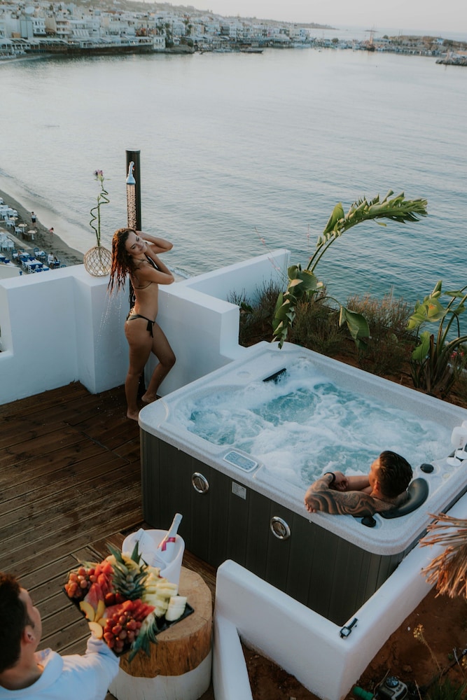 Kahlua Sea View Suites - Adults Only