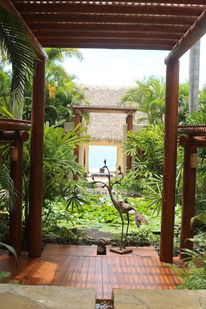Casa Caleta - Property Image 9