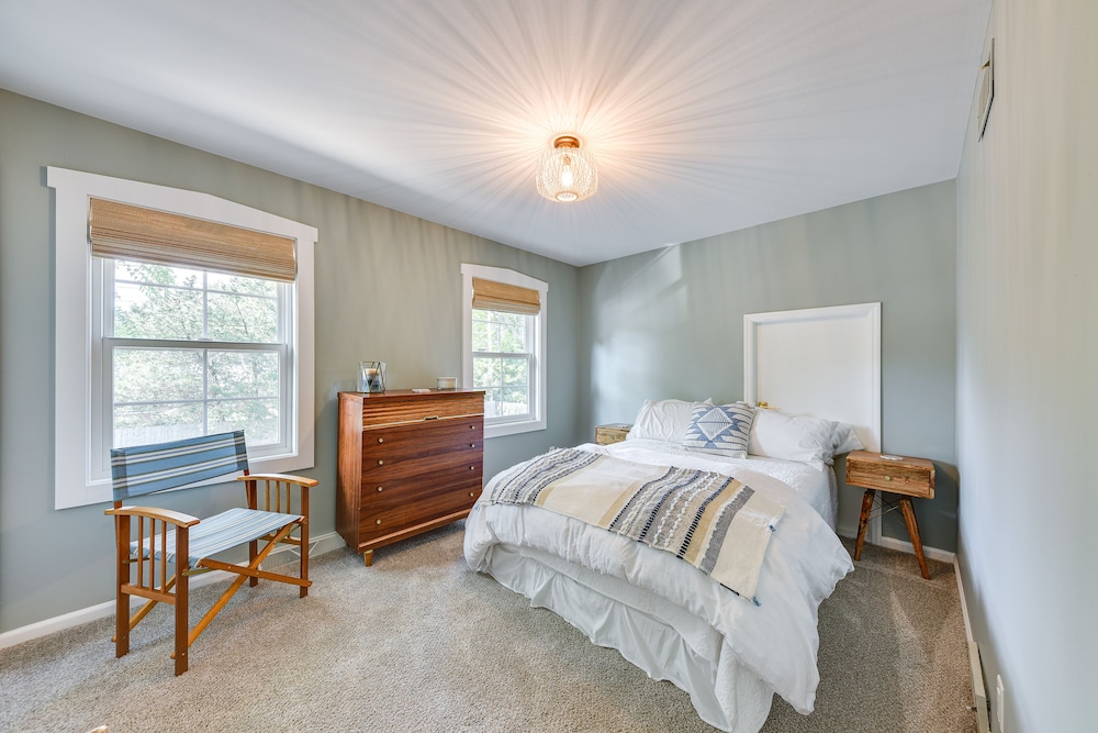 Charming Racine Home - Walk to Lake Michigan! - Property Image 27