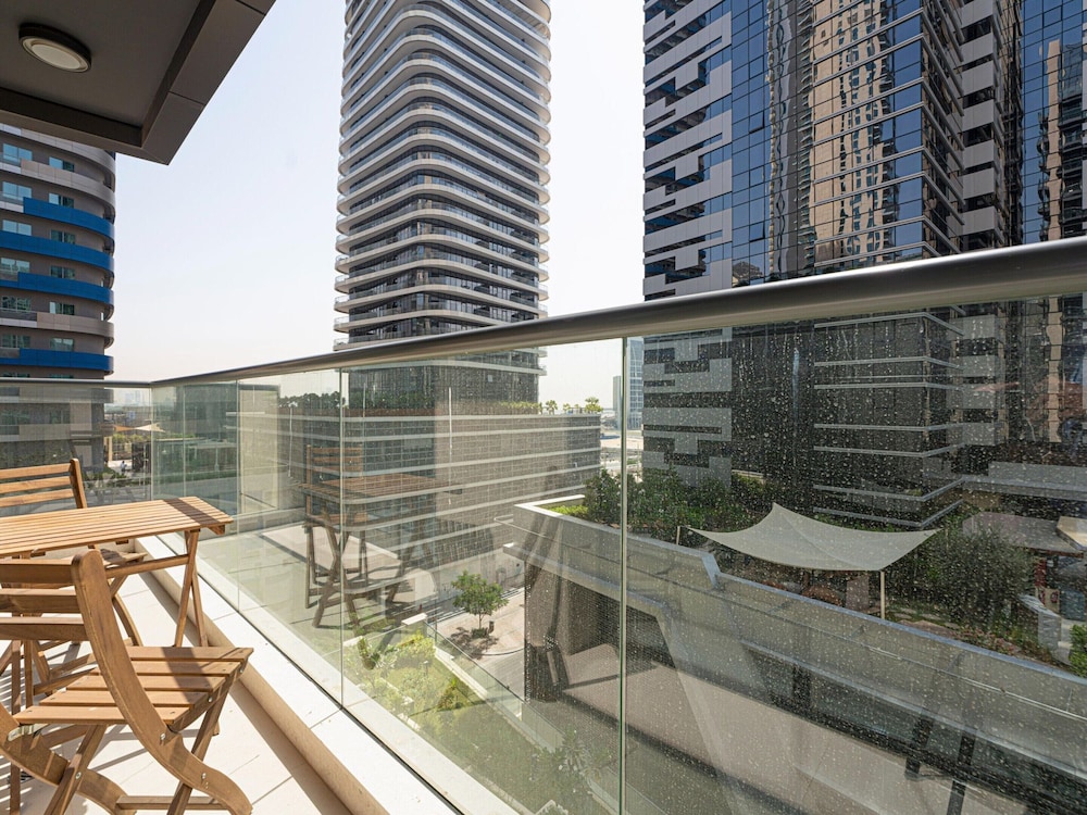 Apartment in Downtown Dubai Near Burj Khalifa
