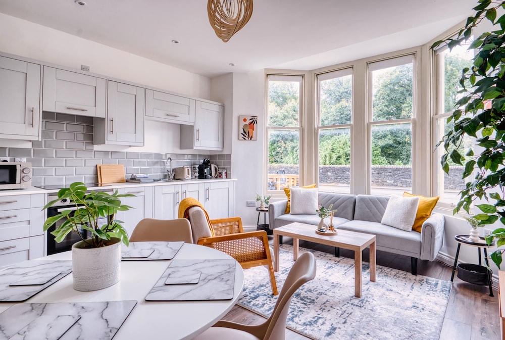 Stunning 2 Bed by the City Centre & Bute Park