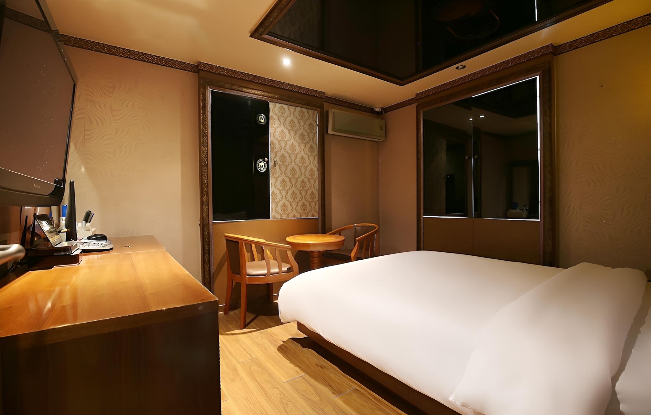 Cheongju Cheongwon Gung view 3