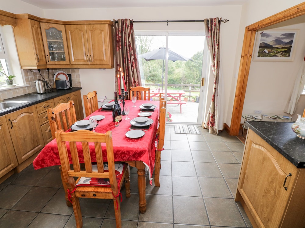 Lough Mask Road Fishing Cottage