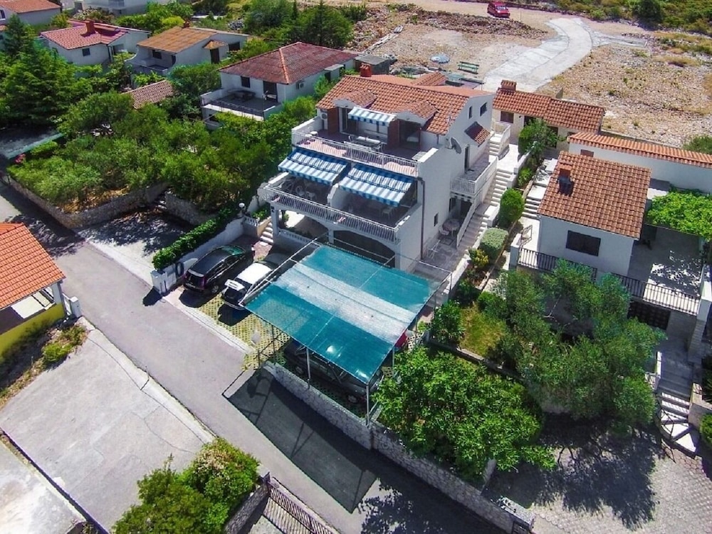 Milans - 25m From the Beach - A4 view 3